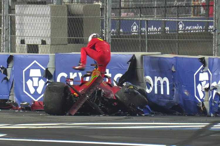 Leclerc se accidenta y estrella su Ferrari previo al GP de Arabia Saudita (VIDEO)