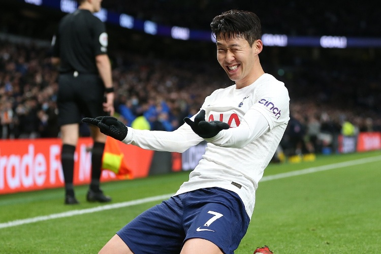 Tottenham golea y regresa a puestos europeos 