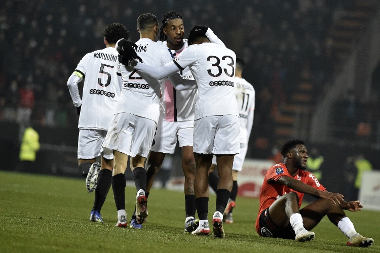 Icardi salva al PSG de la humillación ante el modesto Lorient