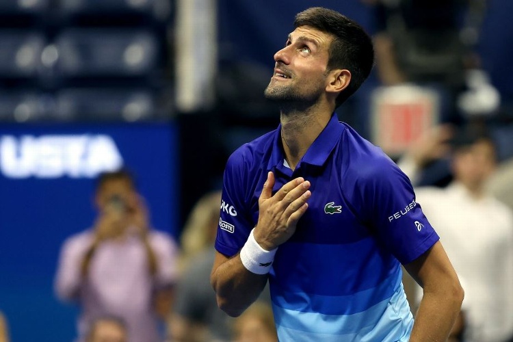 Djokovic aclara por qué fue a lugares públicos pese a tener Covid-19
