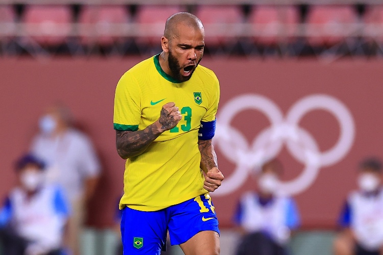 Sin Neymar y con Dani Alves, así la lista de convocados de Brasil