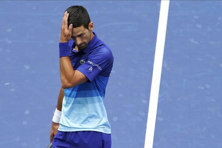 Detienen a Djokovic en Australia 