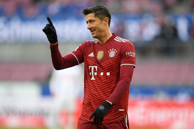 Lewandowski se luce con triplete en goleada del Bayern 