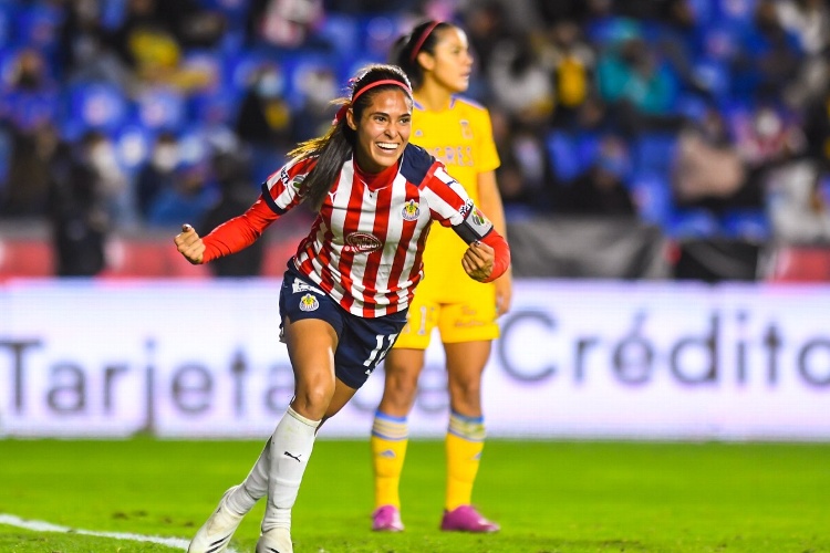 Chivas Femenil sale vivo del 'Volcán' con polémica