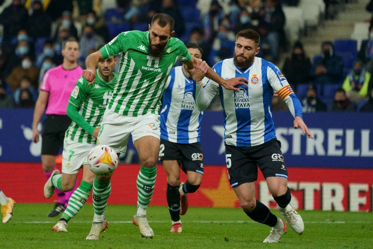 Betis golea con Guardado entrando de cambio