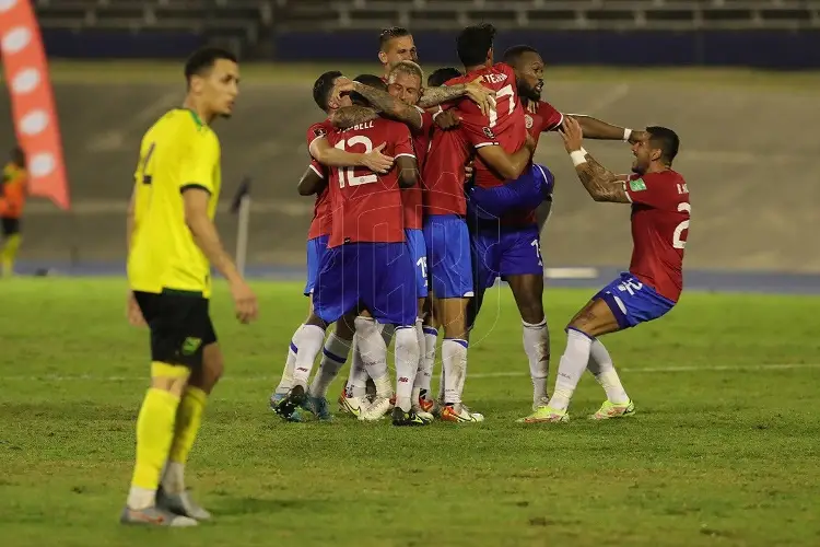 Costa Rica sigue firme en el camino al Mundial