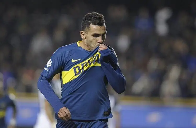 Carlos Tévez amenaza con salir del retiro y volver a jugar