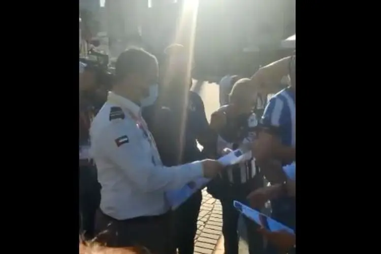 ¡Regalaban boletos para Rayados!  (VIDEO)