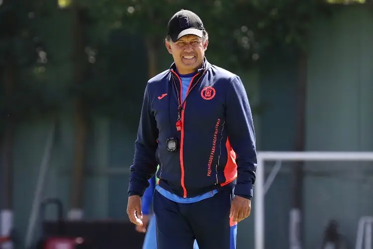 En Cruz Azul desconocen supuesta renuncia de Juan Reynoso