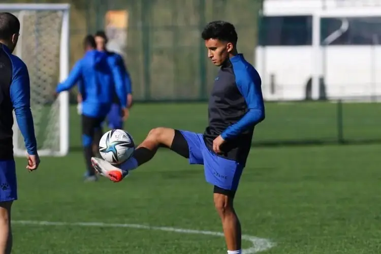 El único futbolista mexicano en Ucrania, no pudo debutar por la guerra