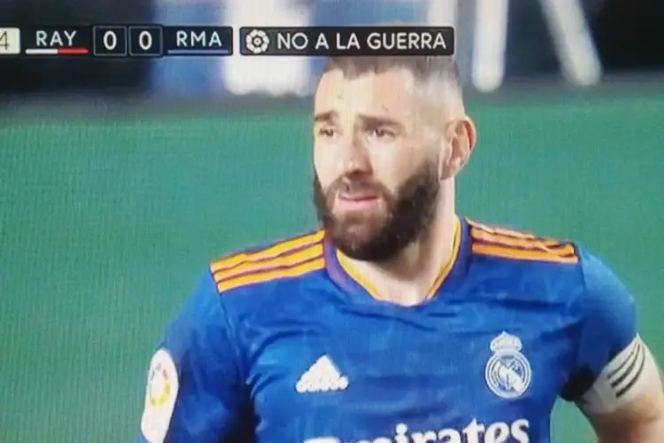 Liga Española se manifiesta en contra de la guerra (FOTO)