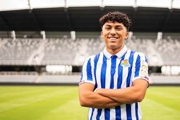 Mexicano es convocado por la Real Sociedad y podría debutar