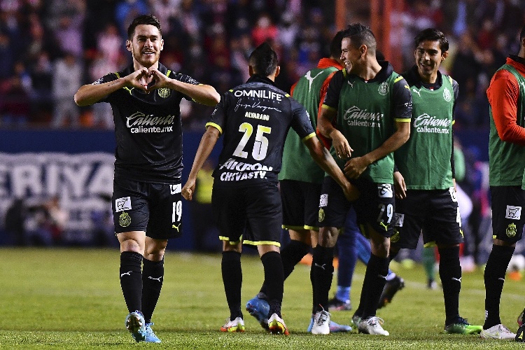 Chivas viene de atrás y rescata empate frente a San Luis