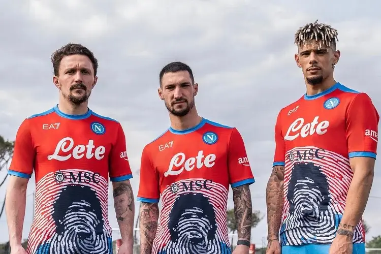 Napoli y su homenaje a Maradona