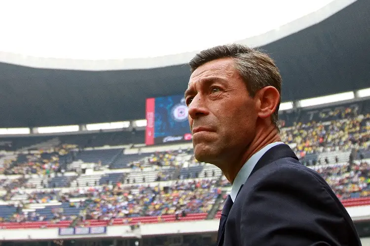 Pedro Caixinha se va al futbol sudamericano