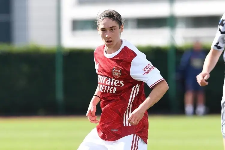 Marcelo Flores convocado con Arsenal, podría debutar en Premier League