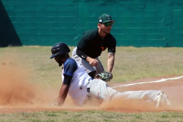 Tecolotes cayeron ante Leones