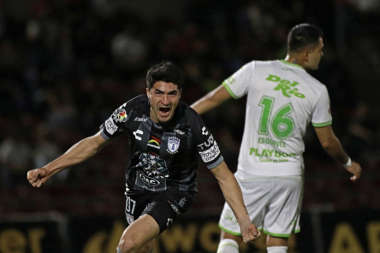 Pachuca mantiene liderato con triunfo sobre FC Juárez