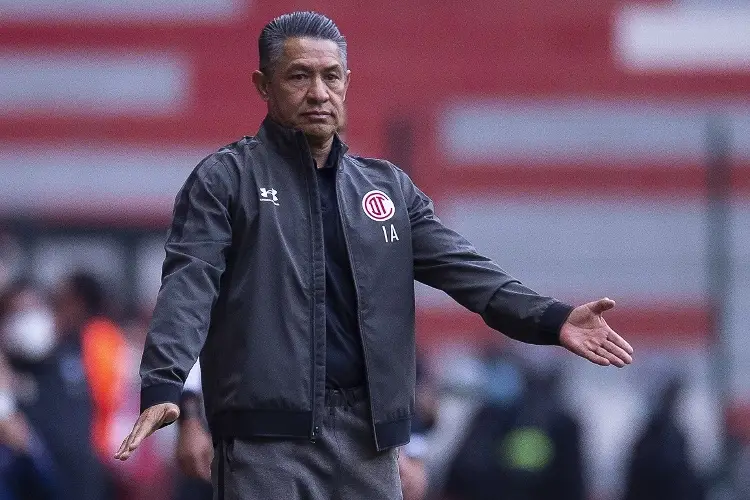 'Nacho' Ambriz le pide disculpas a la afición del Toluca