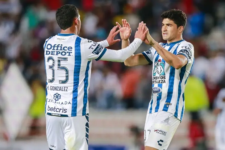 Guillermo Almada está 'satisfecho' con el liderato de Pachuca