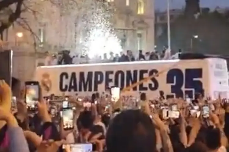 Real Madrid desata la locura en sus festejos por el título de La Liga (VIDEOS)