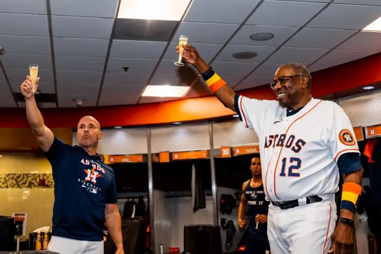 Baker ingresa al club de las 2,000 victorias