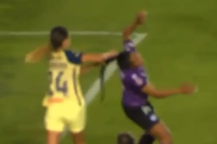 Futbolista del América agrede a jugadora del Pachuca (VIDEO)