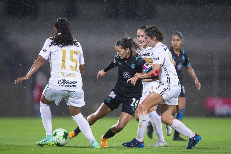 Pumas le saca el empate a Chivas en la Liguilla Femenil 