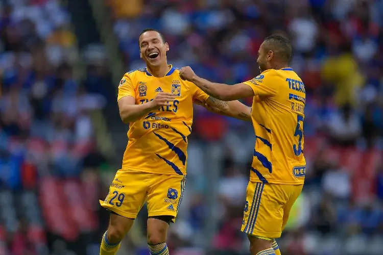 Tigres saca mínima ventaja ante Cruz Azul