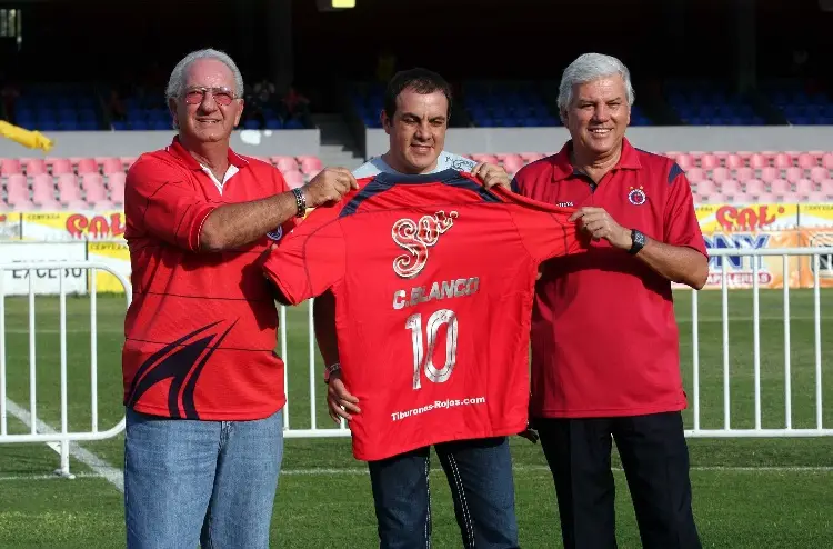 Ex directivo de los Tiburones Rojos buscaría comprar al Querétaro