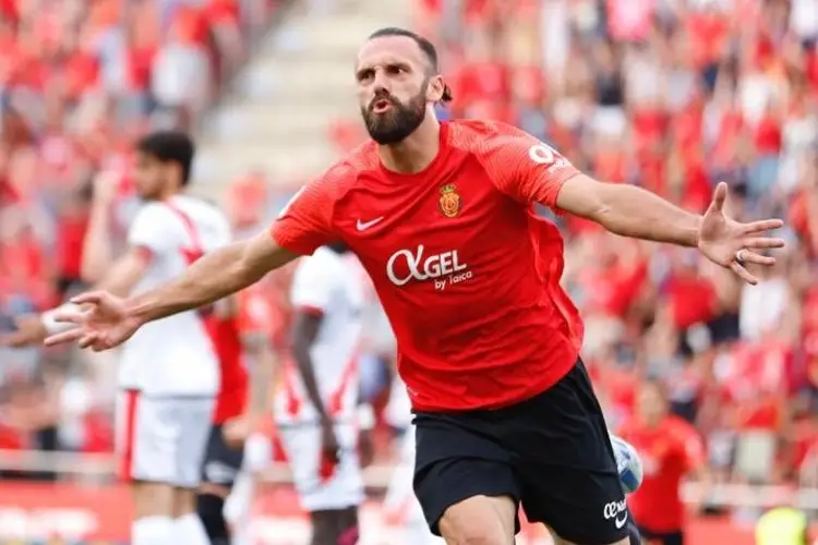 ¡De locos! Javier Aguirre y Mallorca ganan en el último minuto y salen de zona de descenso 