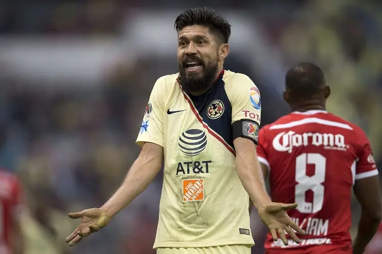 Nunca es penal: Oribe Peralta defiende al América (VIDEO)