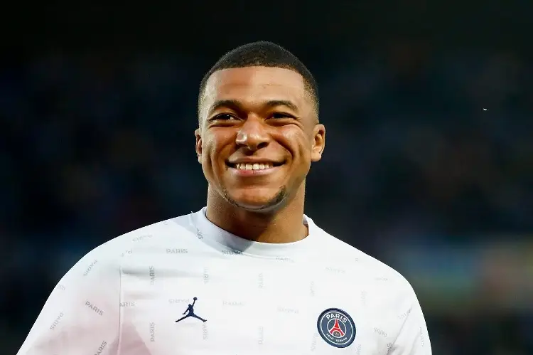 ¡Mbappé se queda en el PSG tres años más! Oficial