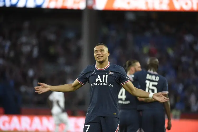 Liga de España demandará al PSG por renovar a Mbappé