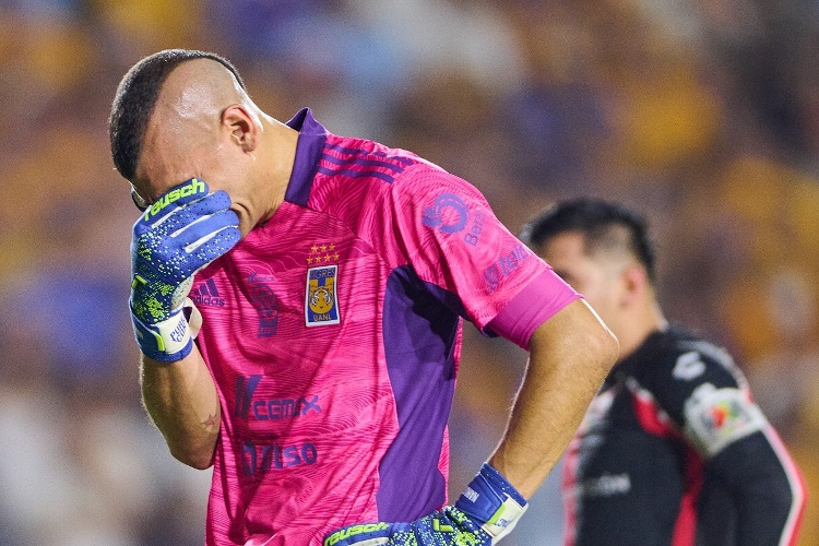 Nahuel Guzmán rompe en llanto por penal que le marcaron a Tigres (FOTOS)