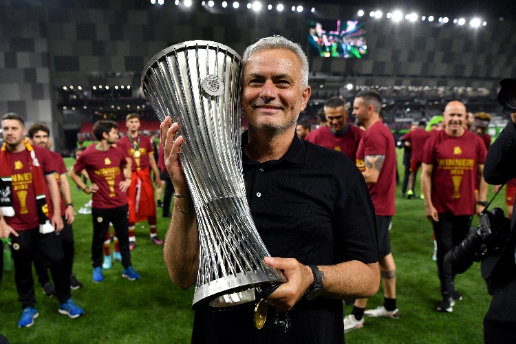 José Mourinho logra histórico récord en el futbol europeo