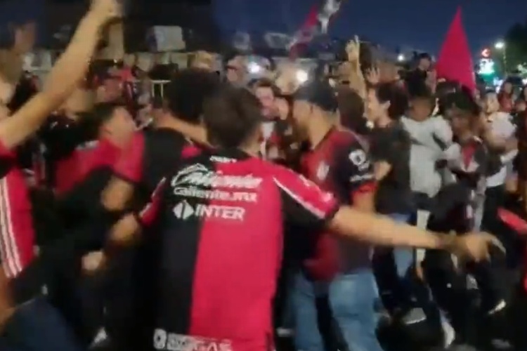 Fans de Atlas festejan como si quedaran campeones tras la Final de ida (VIDEO)