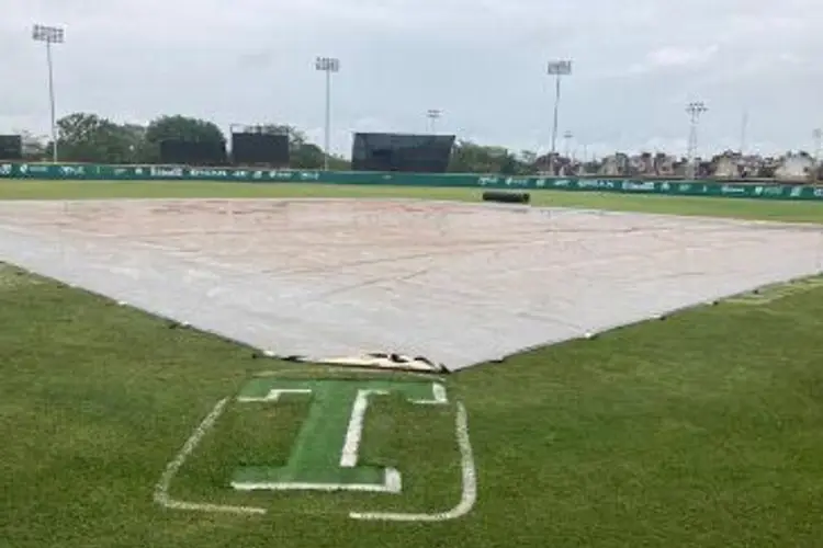 Lluvia impide juego de Diablos en Tabasco