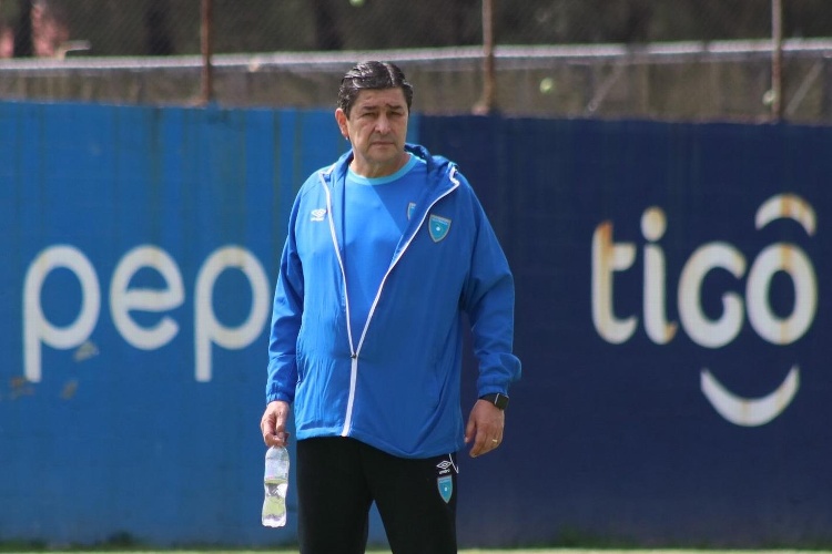 Luis Fernando Tena cae en su debut oficial con Guatemala