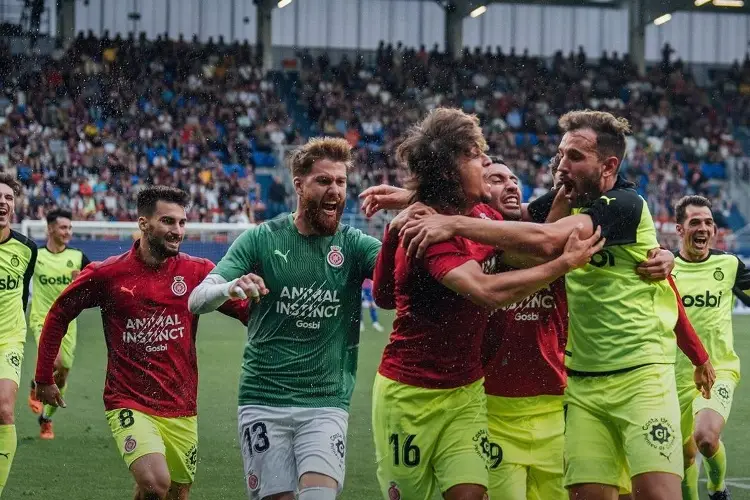 Girona remonta al Eibar y se acerca al ascenso en España