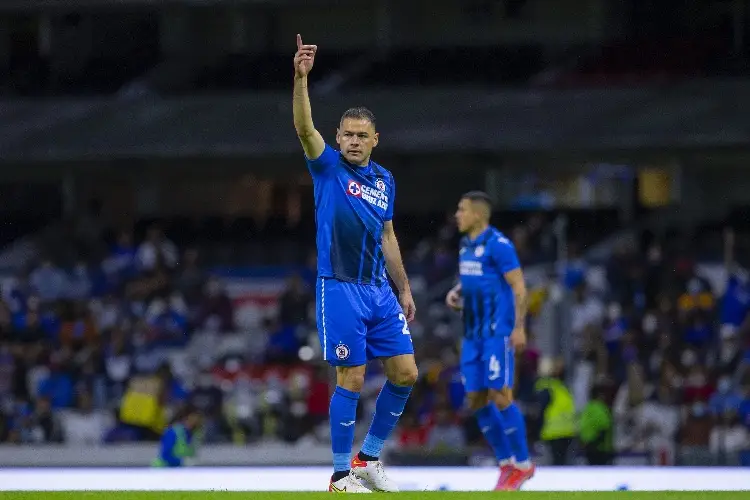 Cruz Azul se despide de Pablo Aguilar