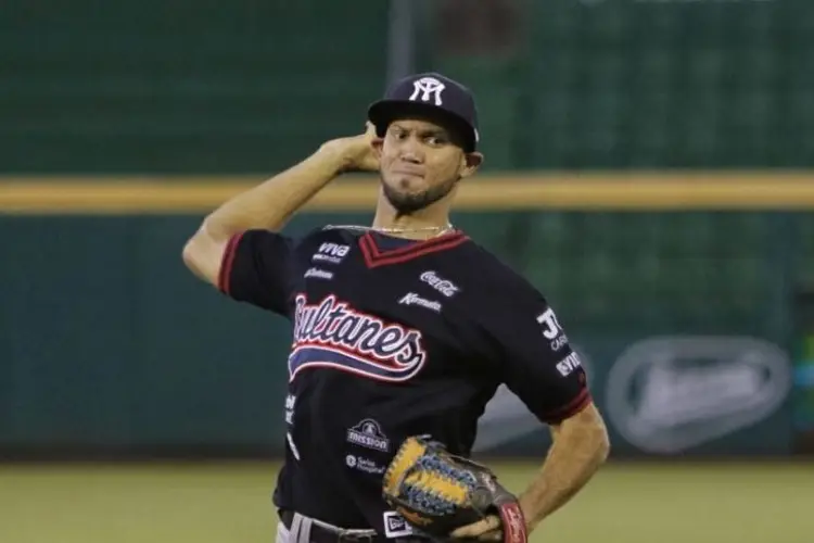 Sultanes remonta para vencer a los Leones