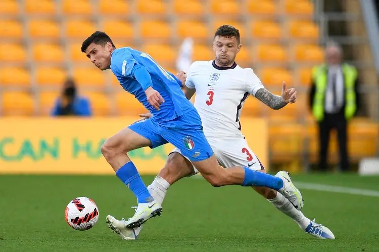 Italia e Inglaterra no pasan del empate