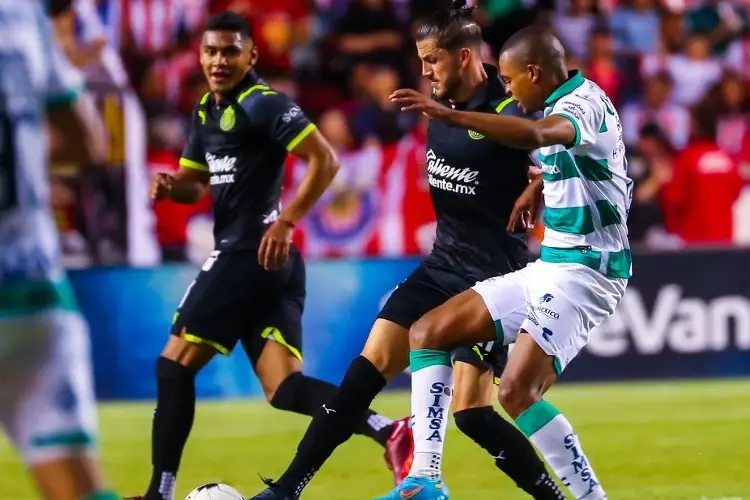 Chivas derrota a Santos en Pretemporada