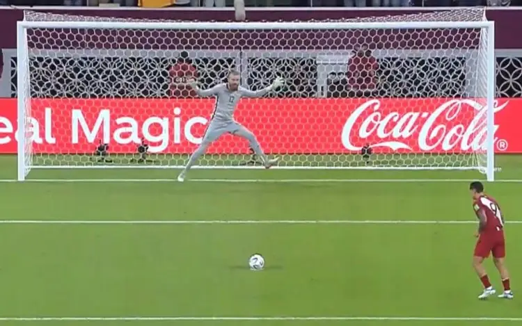 Modifican reglamento para que arqueros no 'bailen' en los penales Modifican reglamento para que arqueros no 'bailen' en los penales