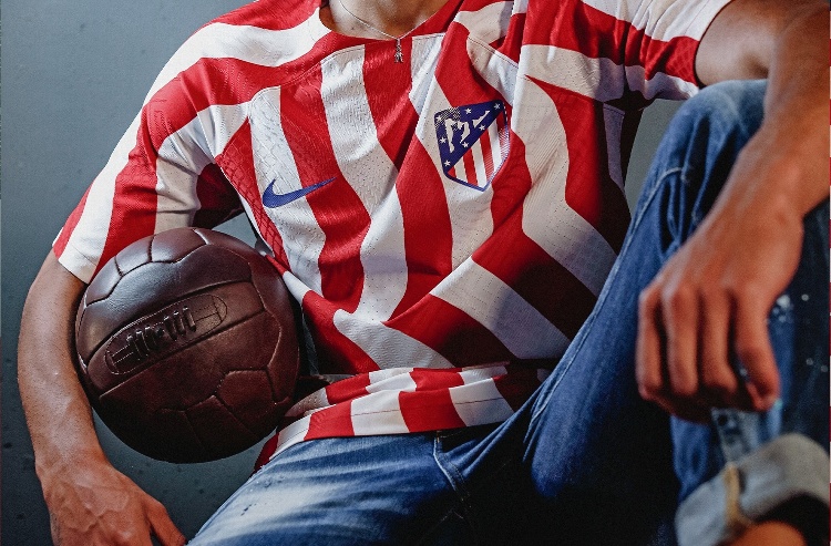 Atlético se disculpa con fans por polémico diseño del nuevo jersey