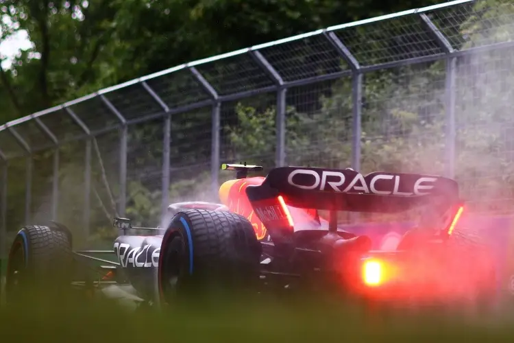 'Checo' Pérez y Verstappen sufren en la P3 del GP de Canadá 