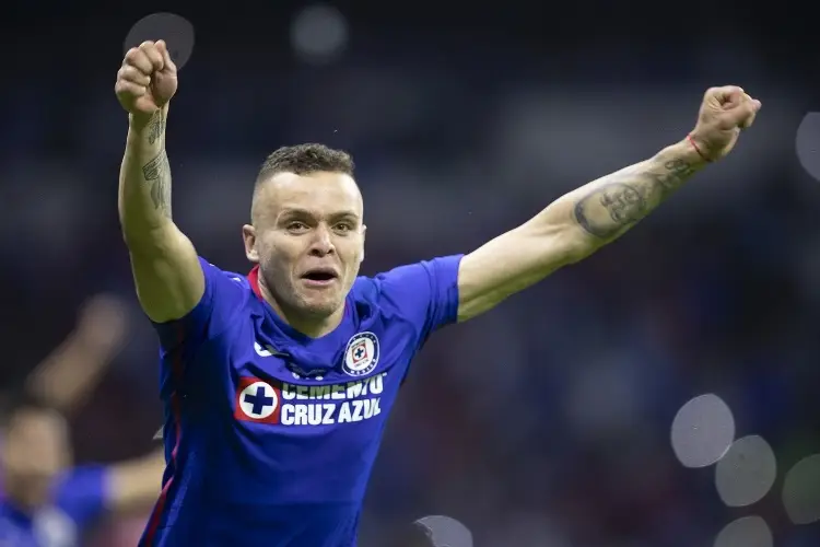 Cruz Azul buscó a 'Cabecita' pero América los 'madrugó' 