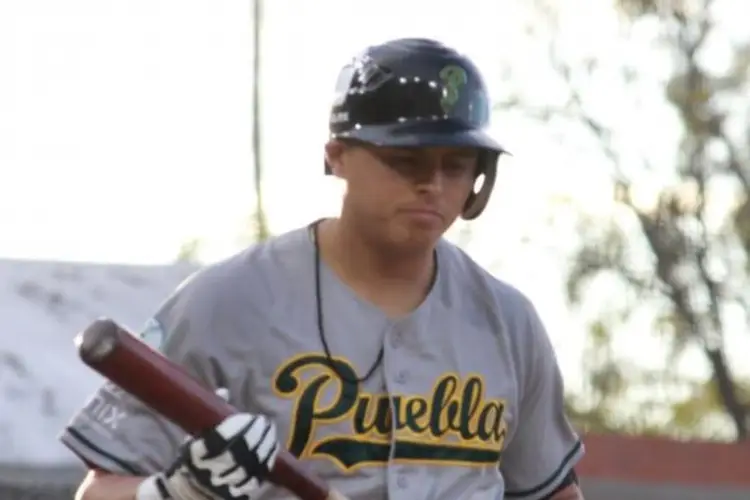 Pericos explota para vencer a los Bravos