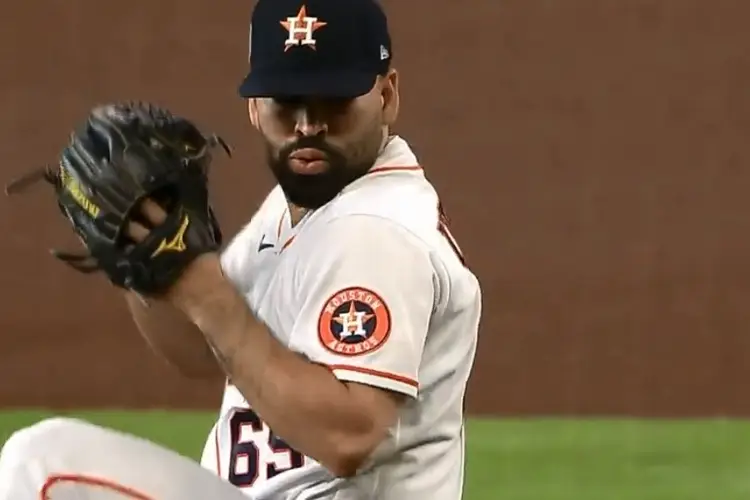 Urquidy domina y Astros vencen a los Mets